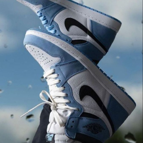 Air Jordan 1 Retro High OG 'University Blue'
