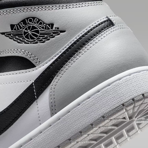 Air Jordan 1 Retro High OG 'Smoke Grey'