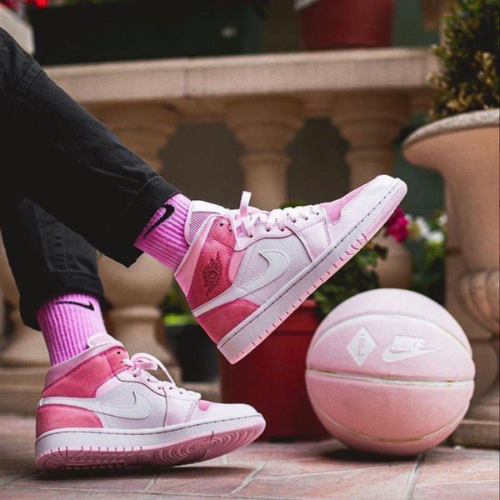 Air Jordan 1 Mid 'Digital Pink'