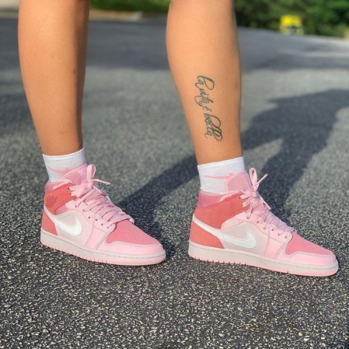 Air Jordan 1 Mid 'Digital Pink'
